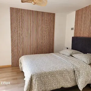 https://petite-maison-cosy-hyeres.fr-provencehotel.com