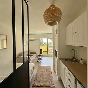 https://sjour-au-port.fr-provencehotel.com